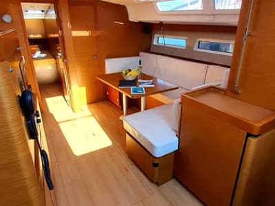 Salon of Dalion, a Jeanneau Sun Odyssey 490 sailboat at Kontokali, Greece