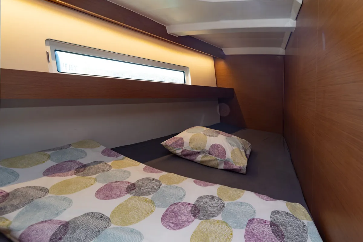 Cabin on Free Elli, a Jeanneau Sun Odyssey 440 sailboat at Felanitx, Spain