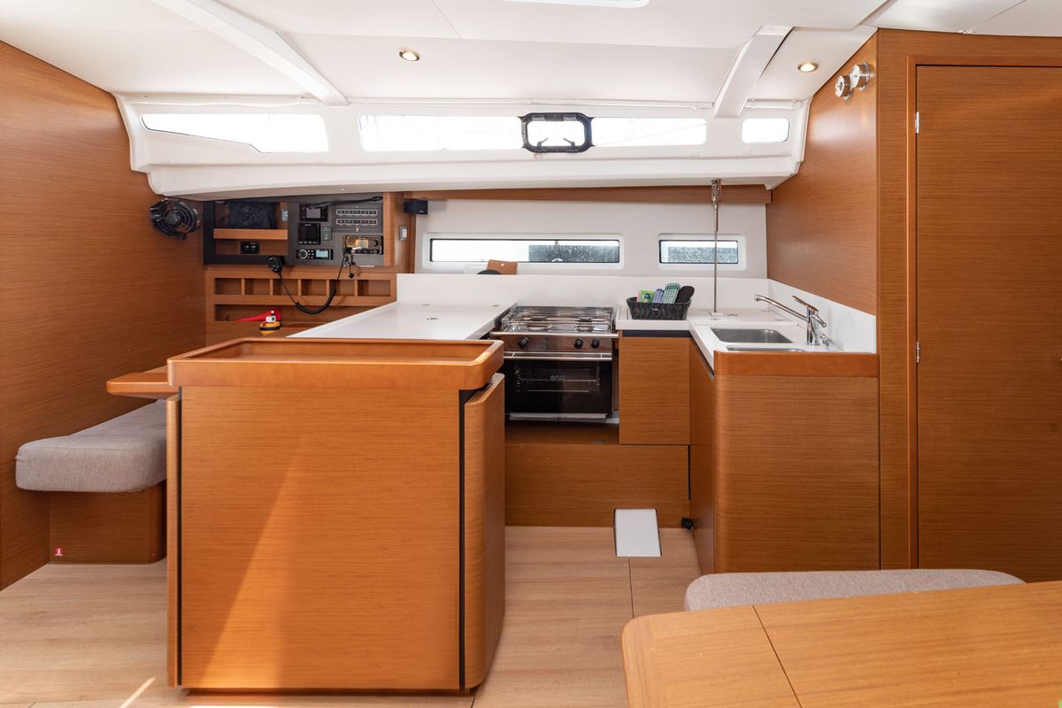 Galley of Free Elli, a Jeanneau Sun Odyssey 440 sailboat at Felanitx, Spain