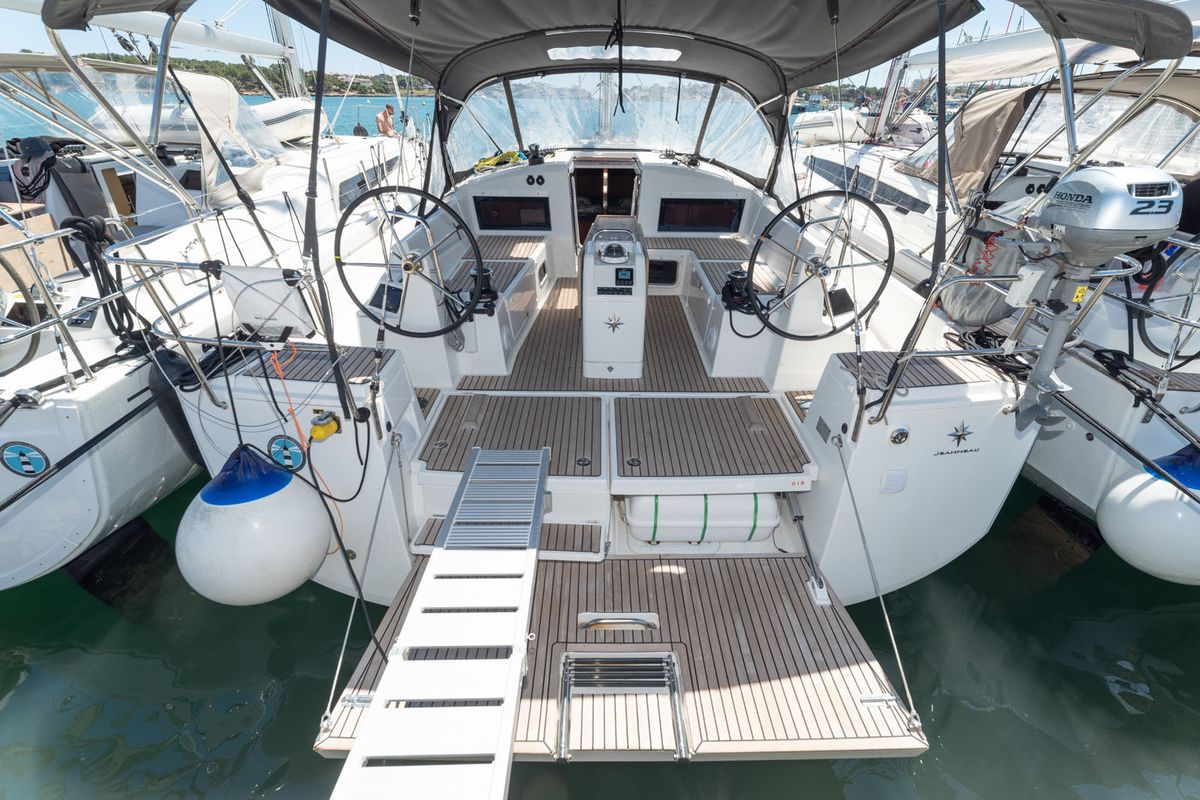 Cockpit of Free Elli, a Jeanneau Sun Odyssey 440 sailboat at Felanitx, Spain