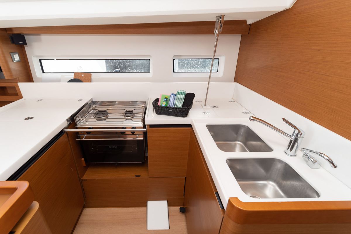 Galley of Free Elli, a Jeanneau Sun Odyssey 440 sailboat at Felanitx, Spain
