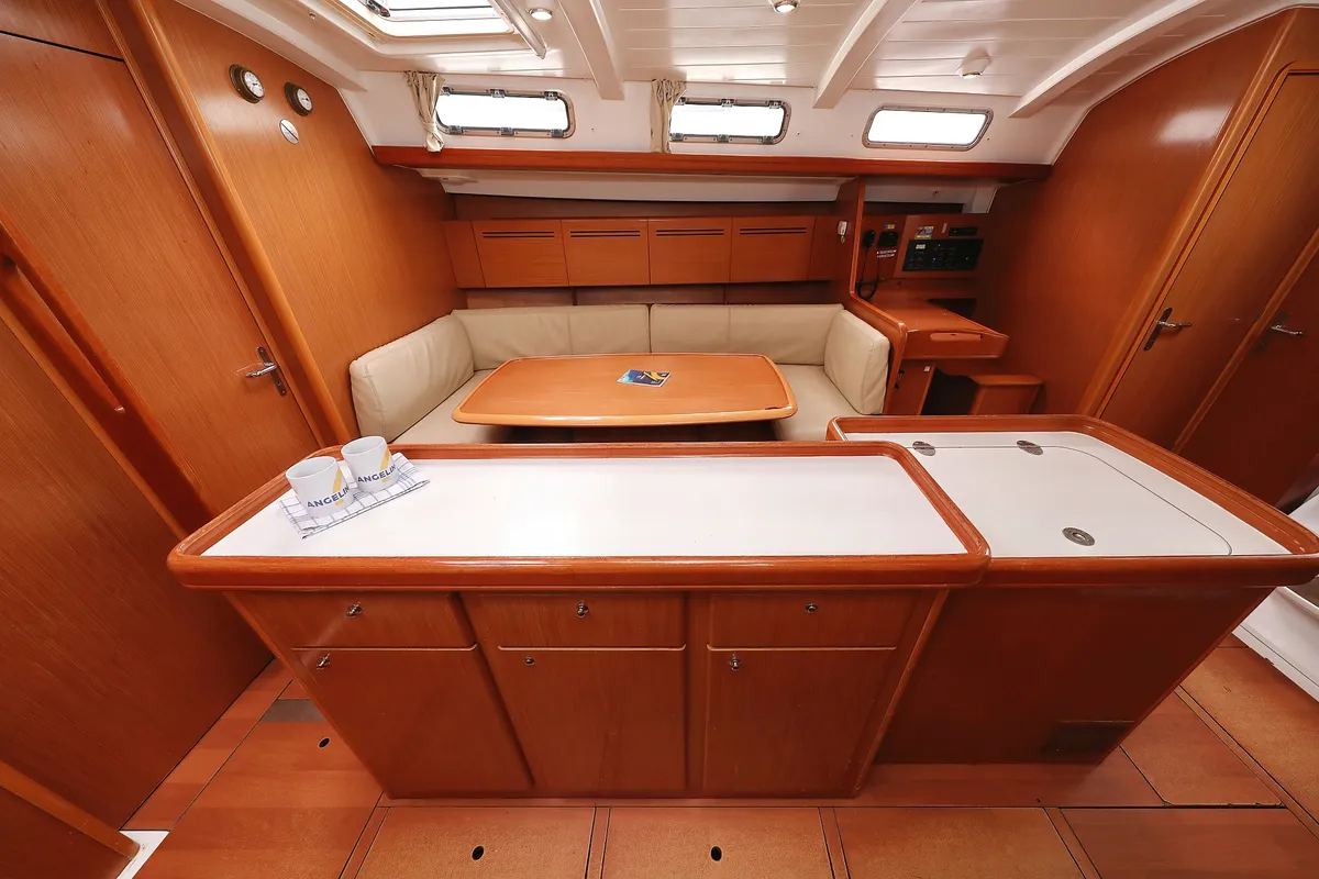 Salon of Kristina II, a Beneteau Cyclades 50.5 sailboat at Općina Sukošan, Croatia