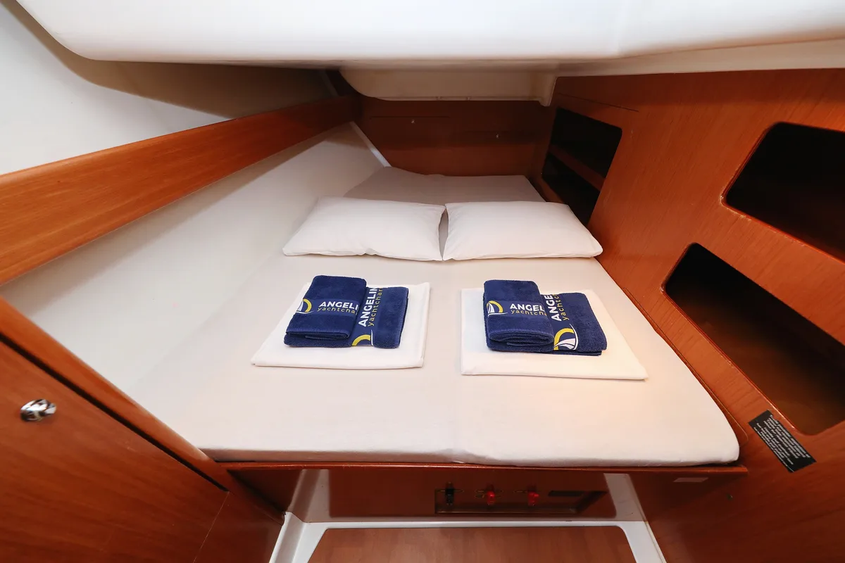 Cabin on Kristina II, a Beneteau Cyclades 50.5 sailboat at Općina Sukošan, Croatia