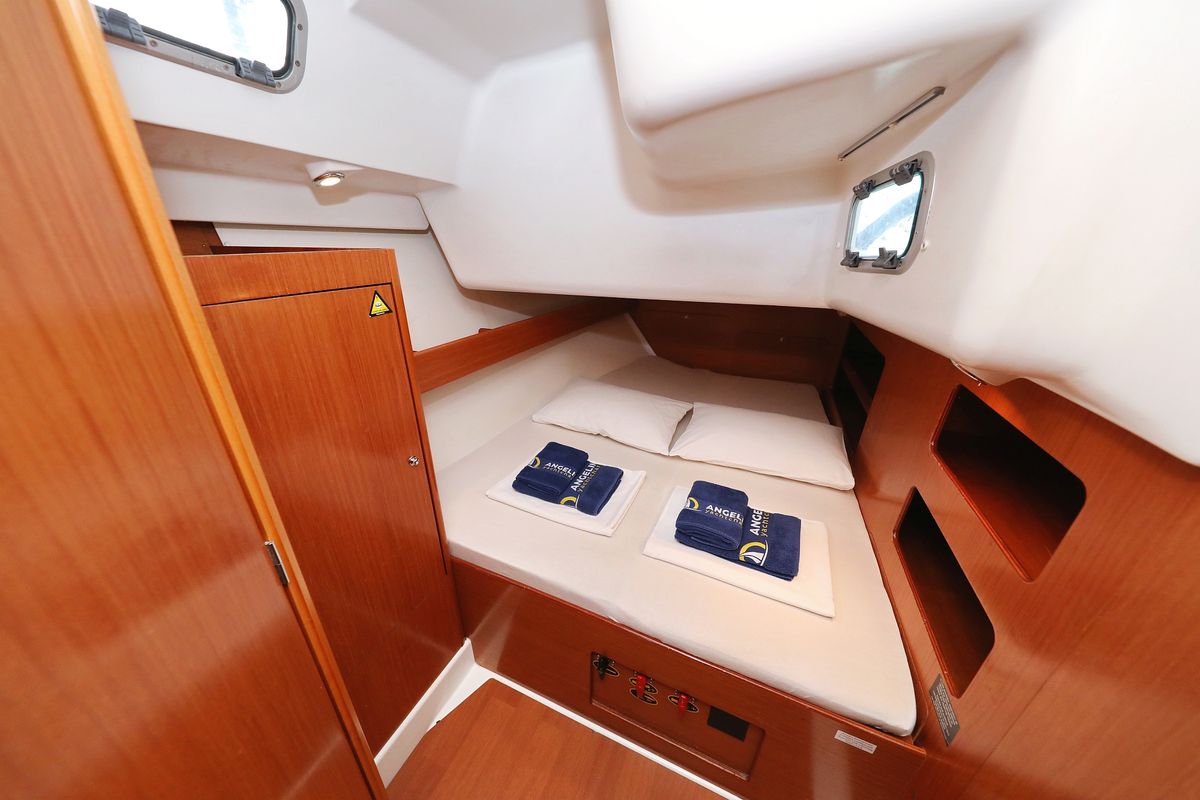 Cabin on Kristina II, a Beneteau Cyclades 50.5 sailboat at Općina Sukošan, Croatia