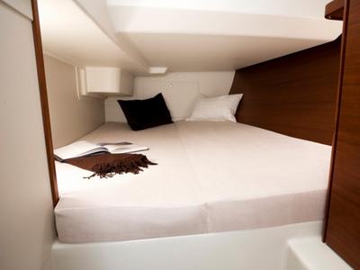 Cabin on Scary Mary, a Hanse Yachts Hanse 370 sailboat at Altefähr, Germany