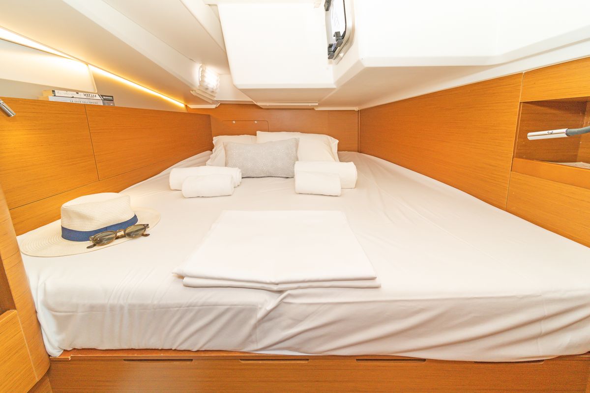 Cabin on Pileas, a Jeanneau Sun Odyssey 490 sailboat at Gouvia, Greece