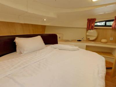 Cabin on Mystique - Comfort Plus 2, a Cygnet Mystique motorboat at Portiragnes, France