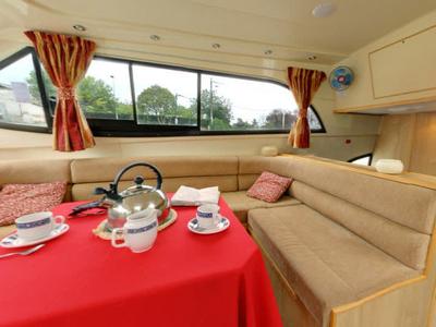 Salon of Mystique - Comfort Plus 2, a Cygnet Mystique motorboat at Portiragnes, France