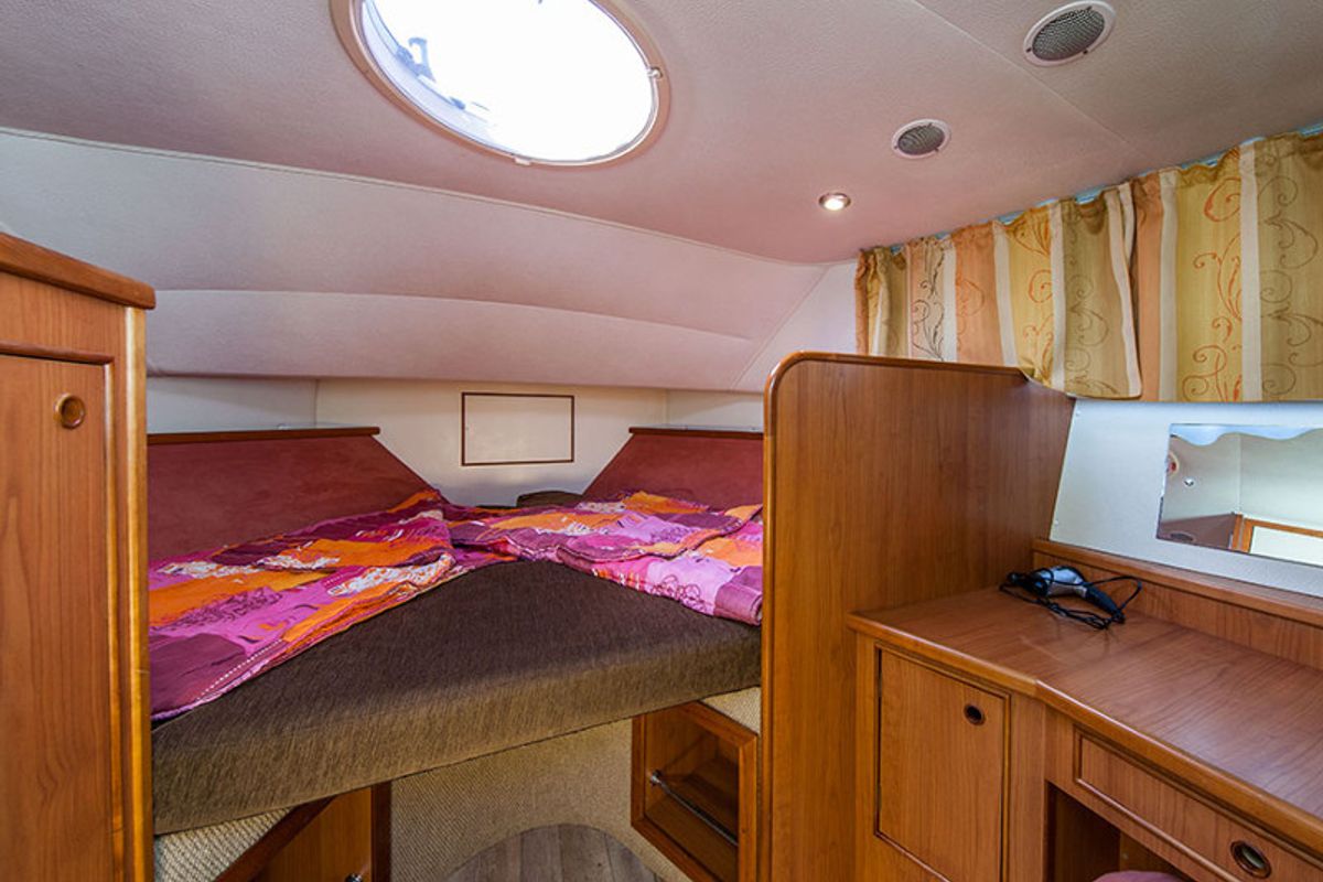 Cabin on E400-42, a Pénichette Europa E.400 motorboat at Argens-Minervois, France