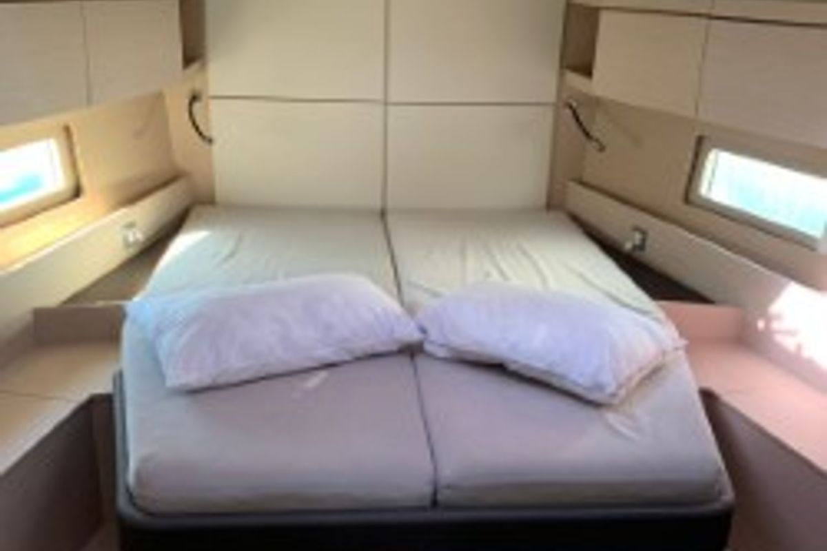 Cabin on Kebiwan, a Beneteau Oceanis 46.1 sailboat at Athens, Greece
