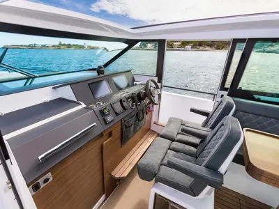Cockpit of TRAVERSO, a Axopar 37 XC Cross Cabin motorboat at Gouvia, Greece