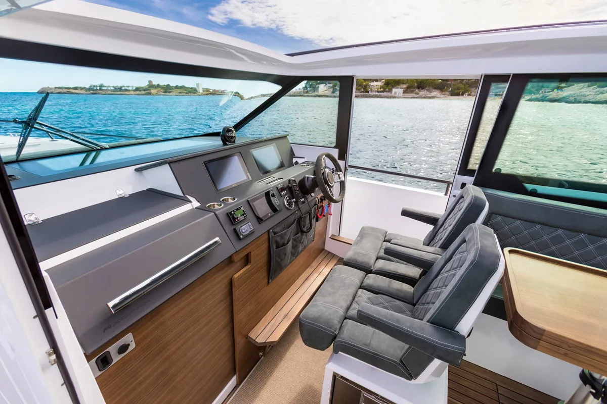 Cockpit of TRAVERSO, a Axopar 37 XC Cross Cabin motorboat at Gouvia, Greece