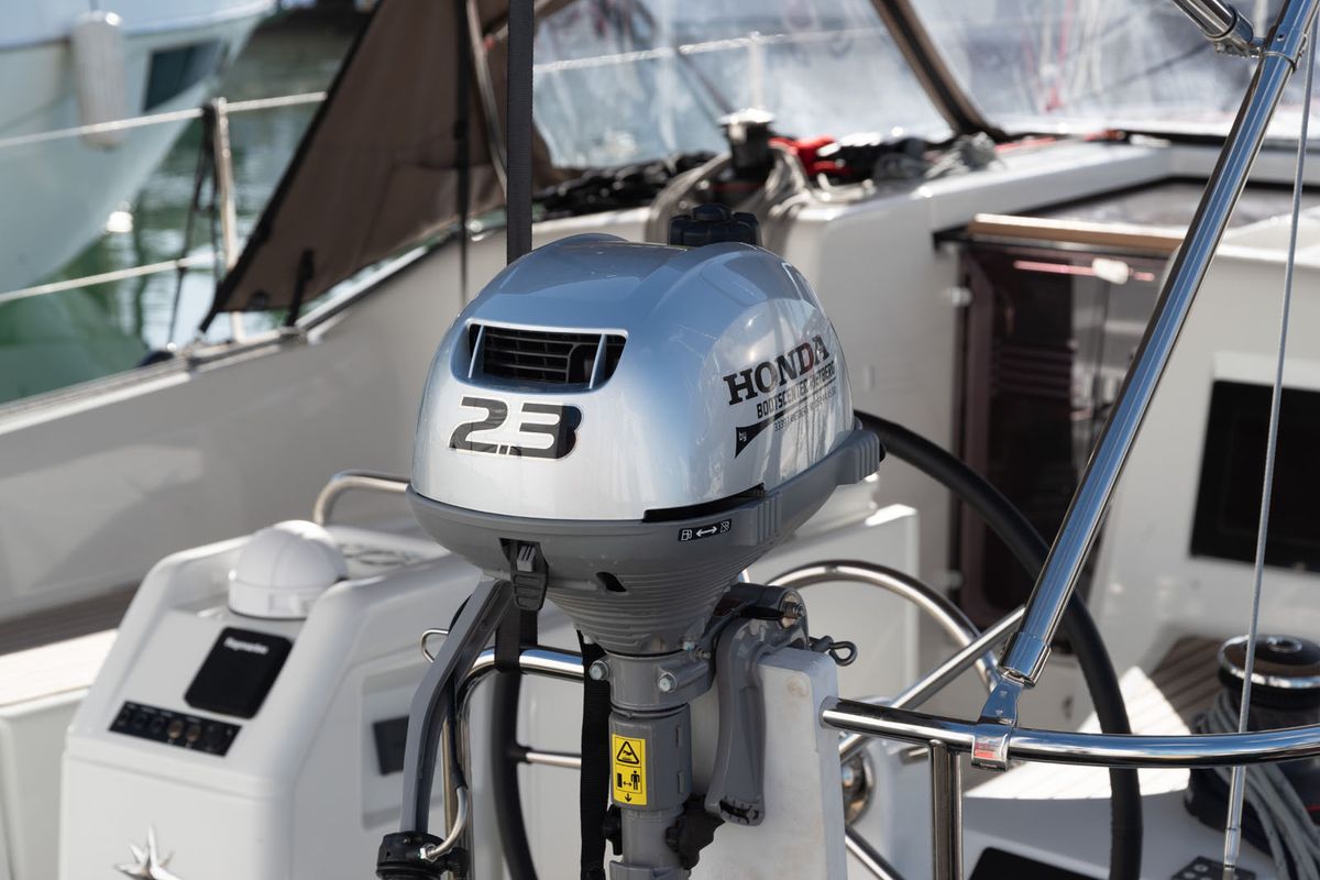 Sea Pearl, a Jeanneau Sun Odyssey 410 sailboat at Palma de Mallorca, Spain