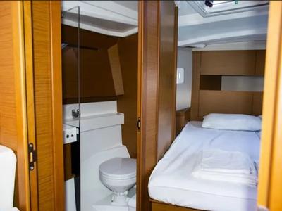 Cabin on Evelina, a Jeanneau Sun Odyssey 410 sailboat at Lavrion - Olympic Marine
