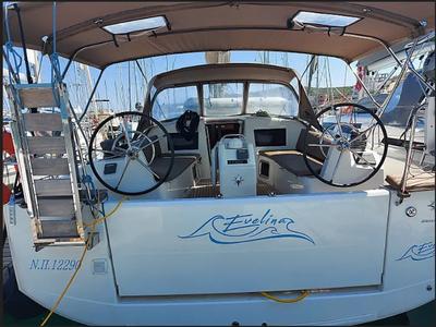 Deck of Evelina, a Jeanneau Sun Odyssey 410 sailboat at Lavrion - Olympic Marine
