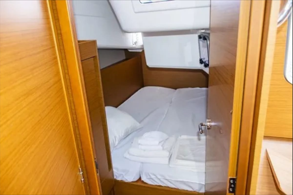 Evelina, a Jeanneau Sun Odyssey 410 sailboat at Lavrion - Olympic Marine