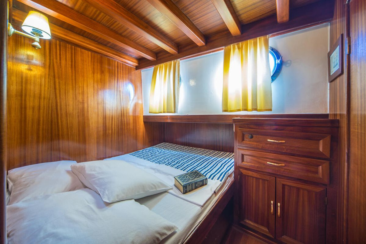 Cabin on Alisa, a Aegean Yacht Alisa yacht at Stobreč, Croatia