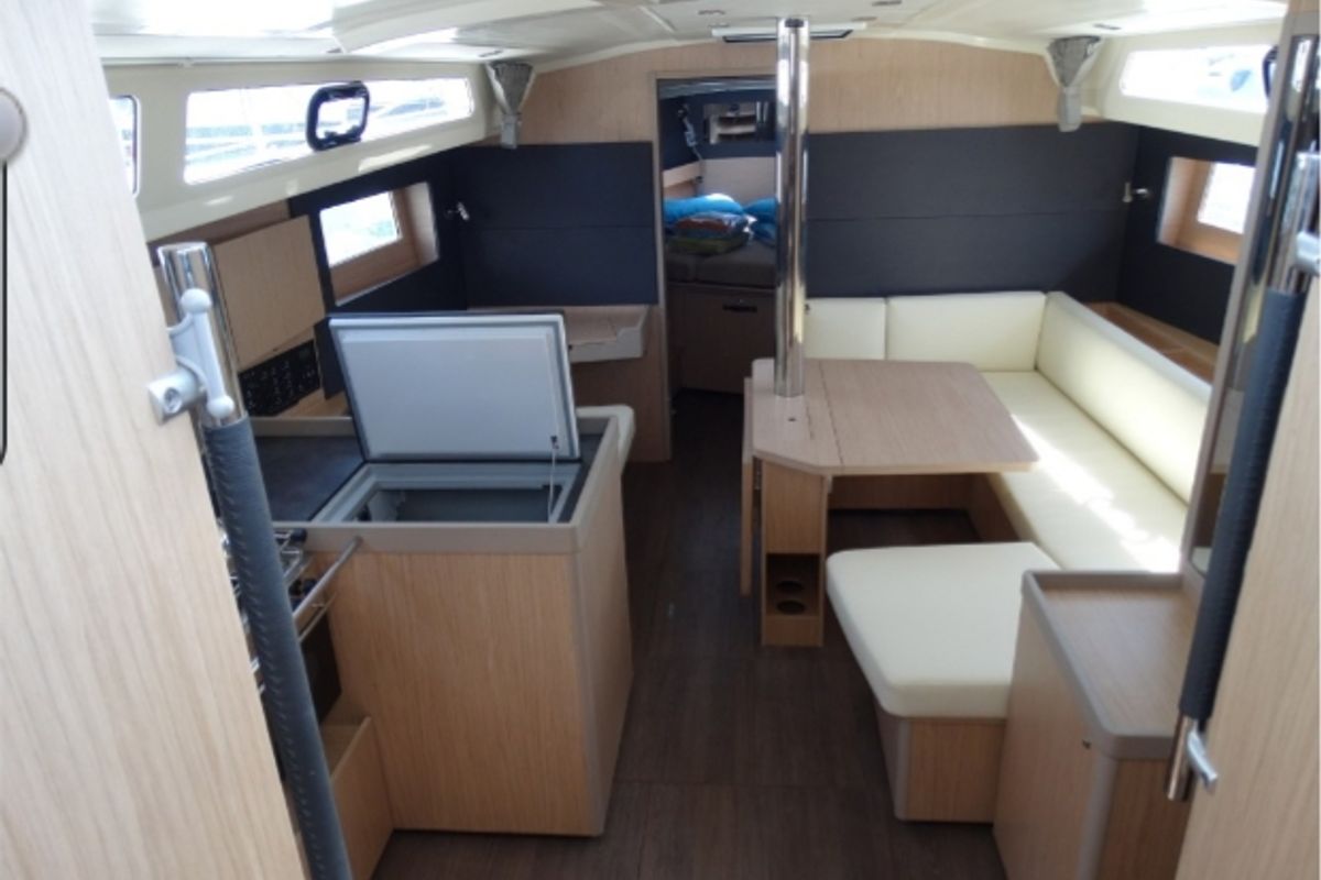 Salon of Kos 41.4, a Beneteau Oceanis 41.1 sailboat at Volos Municipality, Greece
