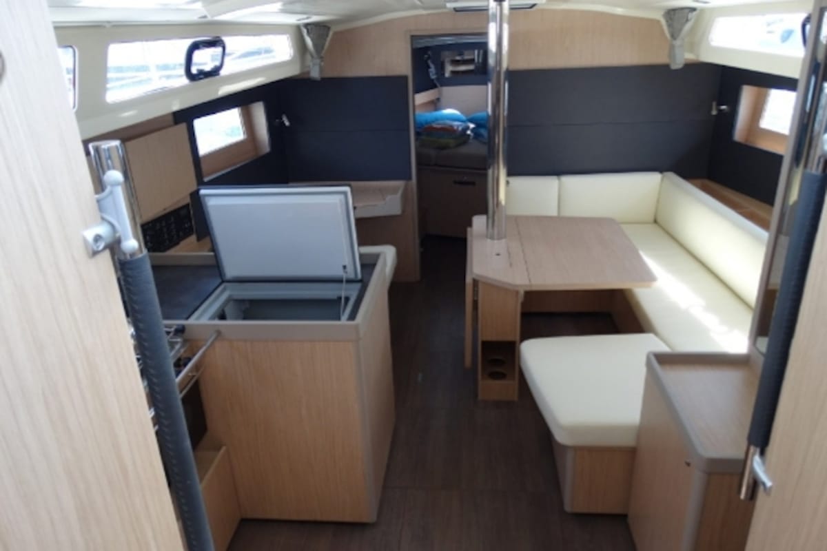 Salon of Kos 41.4, a Beneteau Oceanis 41.1 sailboat at Volos Municipality, Greece