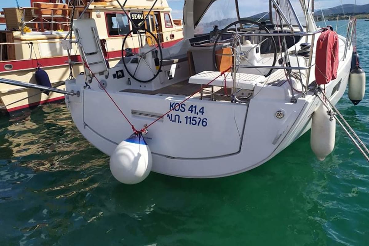 Exterior view of Kos 41.4, a Beneteau Oceanis 41.1 sailboat at Volos Municipality, Greece