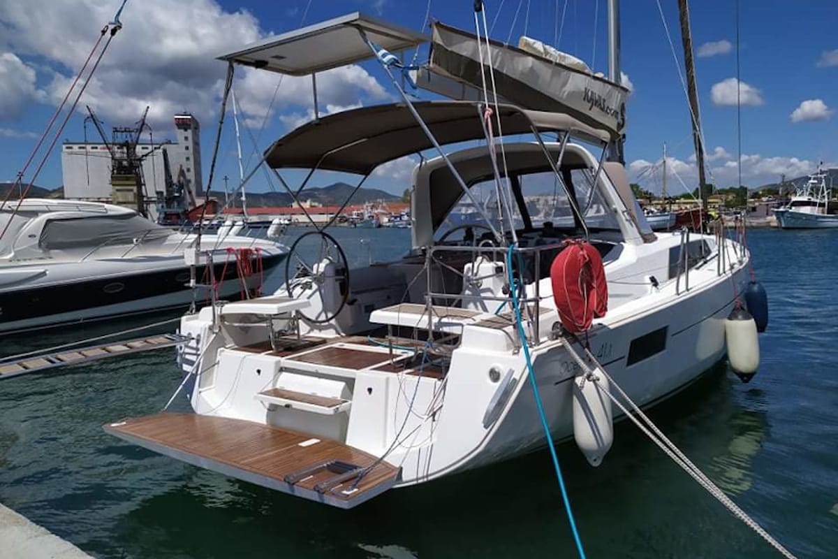 Exterior view of Kos 41.4, a Beneteau Oceanis 41.1 sailboat at Volos Municipality, Greece