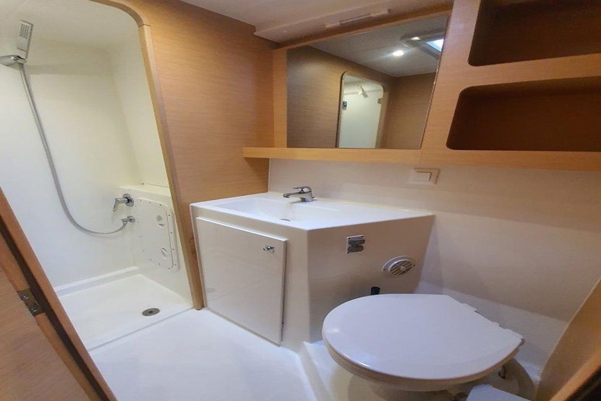 Cabin on Mami, a Lagoon 42 catamaran at Mai Khao, Thailand