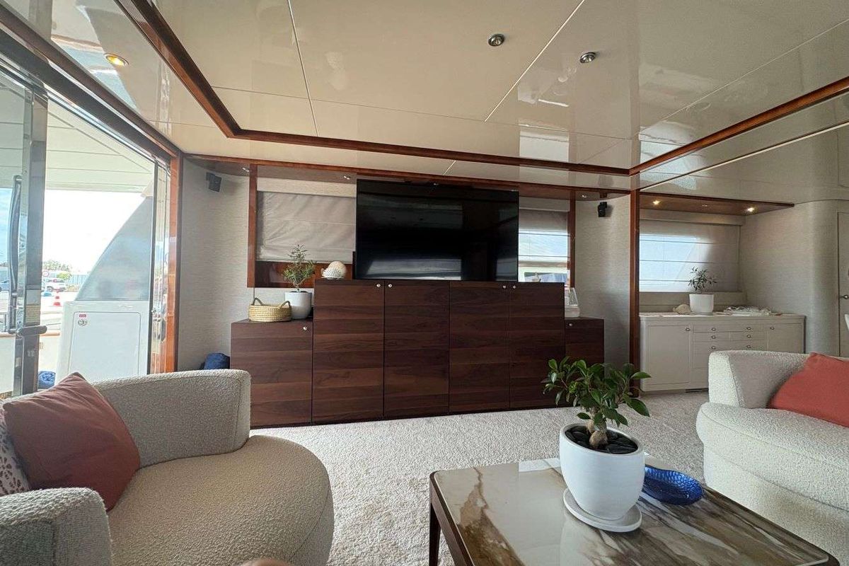 MAMMA'S, a Sanlorenzo San Lorenzo SL 82 yacht at Athens, Greece