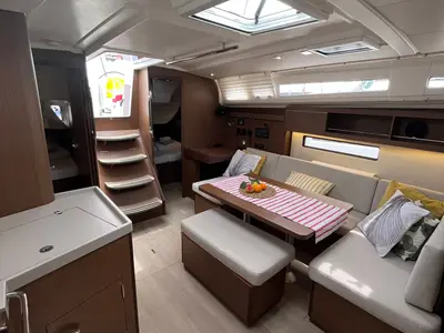 Salon of Kobe, a Beneteau Oceanis 40.1 sailboat at Općina Medulin, Croatia