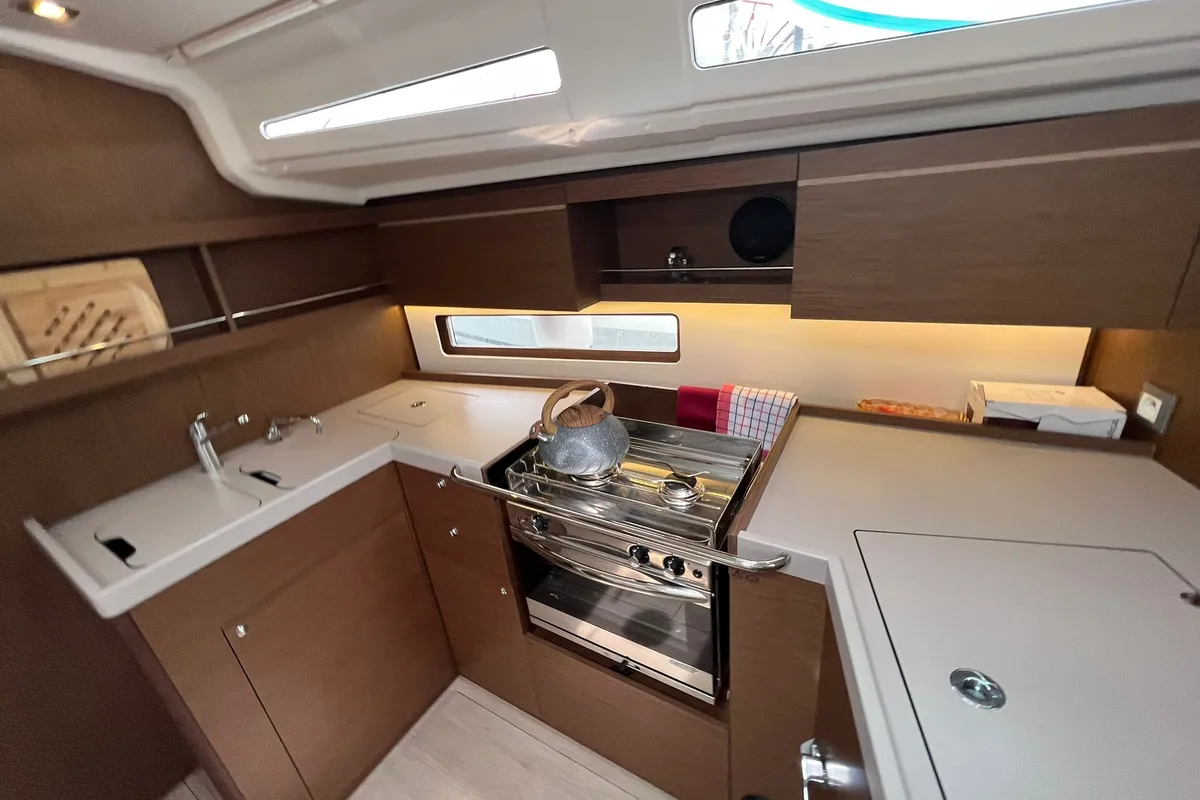 Galley of Kobe, a Beneteau Oceanis 40.1 sailboat at Općina Medulin, Croatia