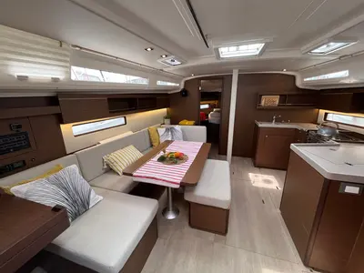 Salon of Kobe, a Beneteau Oceanis 40.1 sailboat at Općina Medulin, Croatia