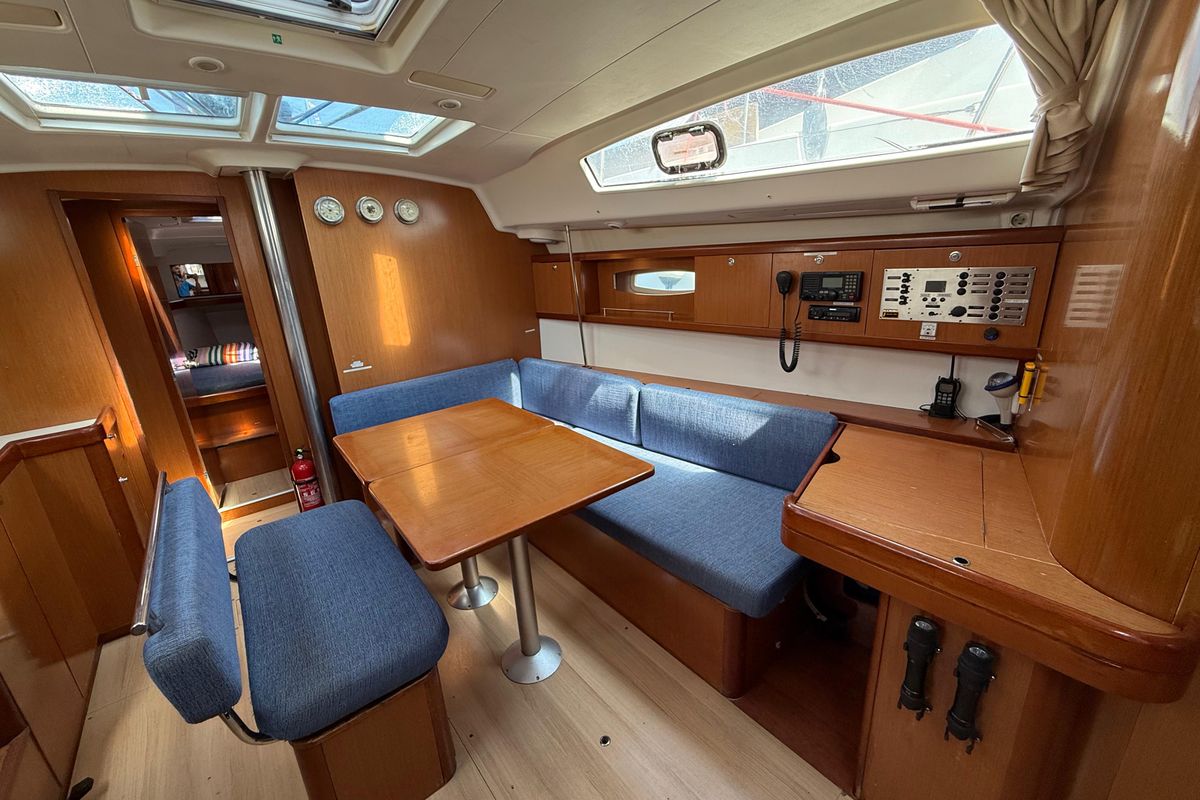 Cockpit of Alboran XXXI Saoco, a Beneteau Oceanis 43 sailboat at Elephant Butte Estates, United States