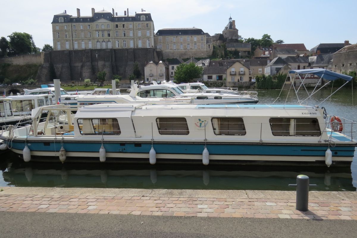 Exterior view of Liberty 1, a Nicols Marina 1400 motorboat at Sablé-sur-Sarthe, France