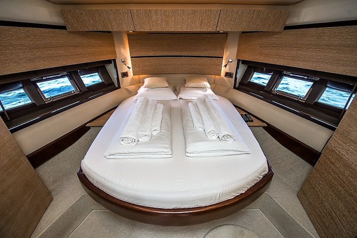 Cabin on Skyfall MY, a Azimut 47 motorboat at Grad Šibenik, Croatia