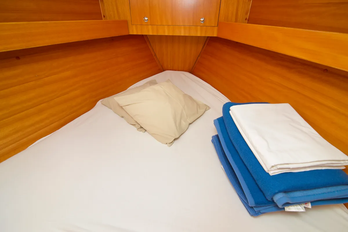 Cabin on Amazone, a Elan Impression 344 sailboat at Betina, Croatia