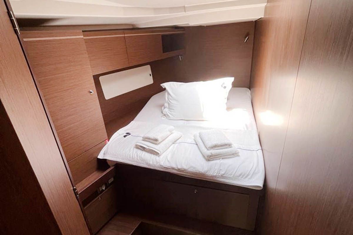 Cabin on EAST, a Beneteau Oceanis 51.1 sailboat at Marmaris, Turkey