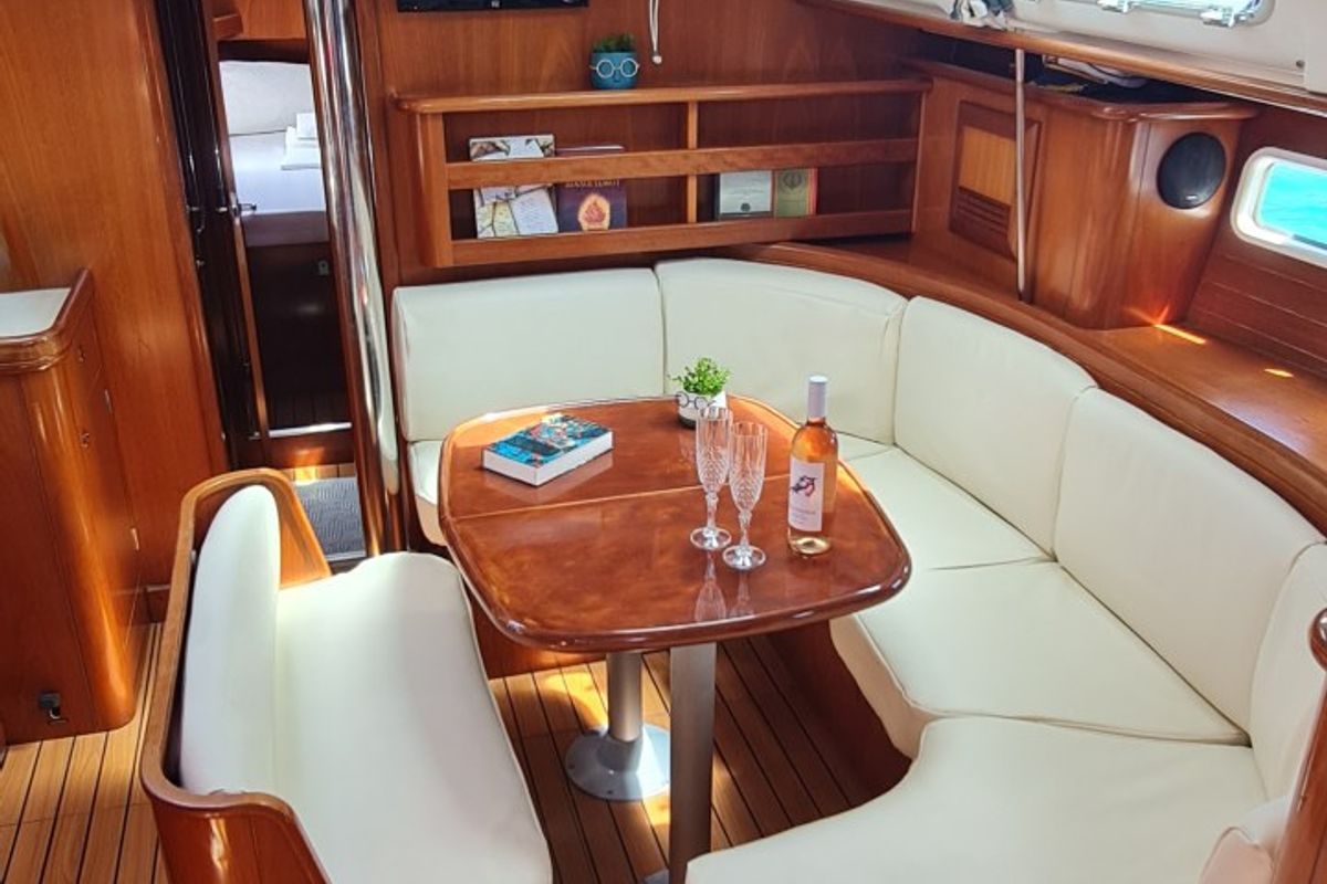 Salon of Erika, a Beneteau Oceanis Clipper 411 sailboat at Volos Municipality, Greece