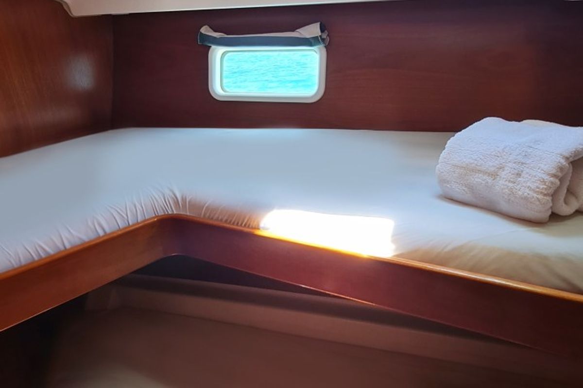Cabin on Erika, a Beneteau Oceanis Clipper 411 sailboat at Volos Municipality, Greece