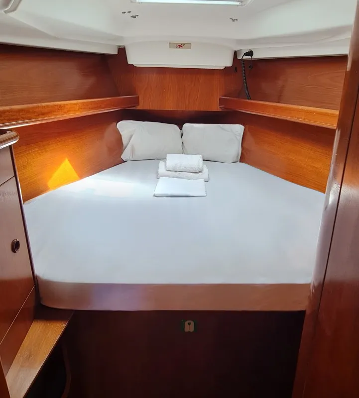 Cabin on Erika, a Beneteau Oceanis Clipper 411 sailboat at Volos Municipality, Greece