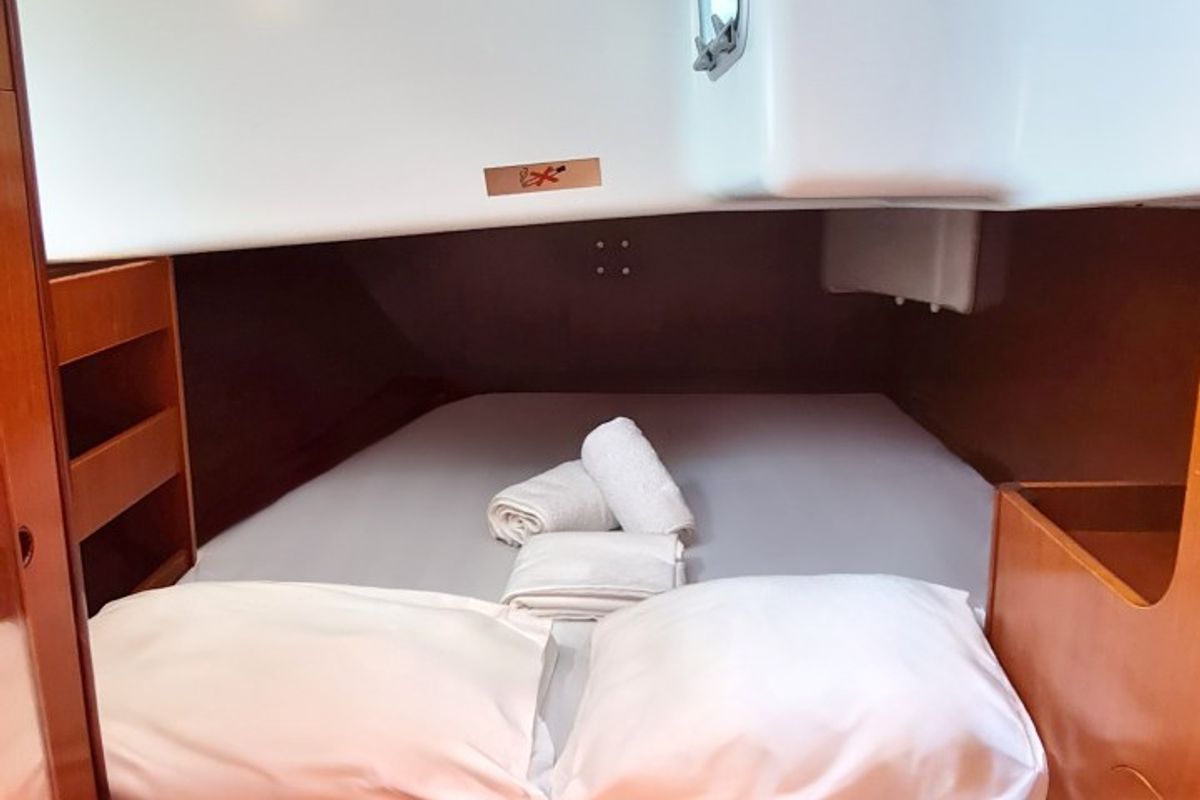 Cabin on Erika, a Beneteau Oceanis Clipper 411 sailboat at Volos Municipality, Greece