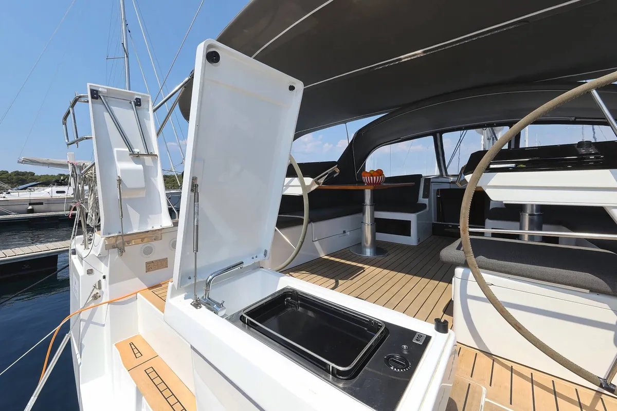 Private Dancer, a Hanse Yachts Hanse 460 sailboat at Grad Šibenik, Croatia
