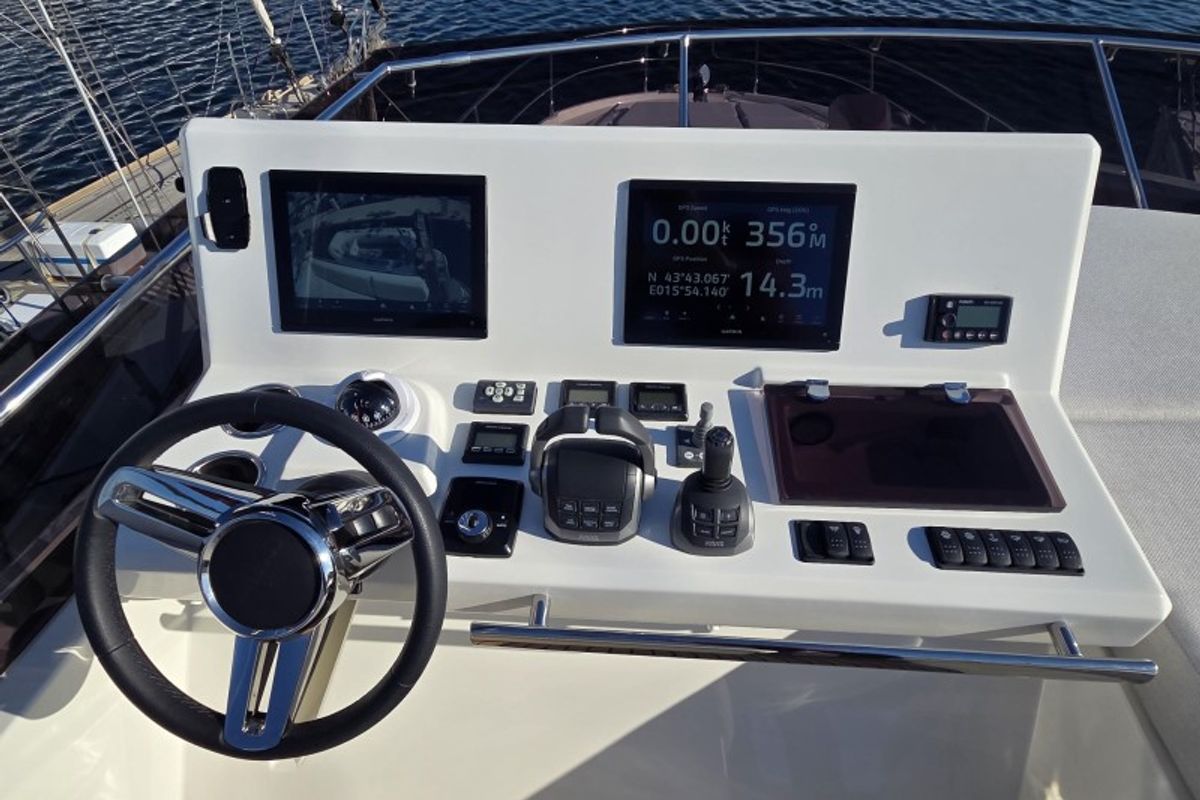 Cockpit of Sabijac, a Jeanneau Prestige 520 Flybridge yacht at Grad Šibenik, Croatia