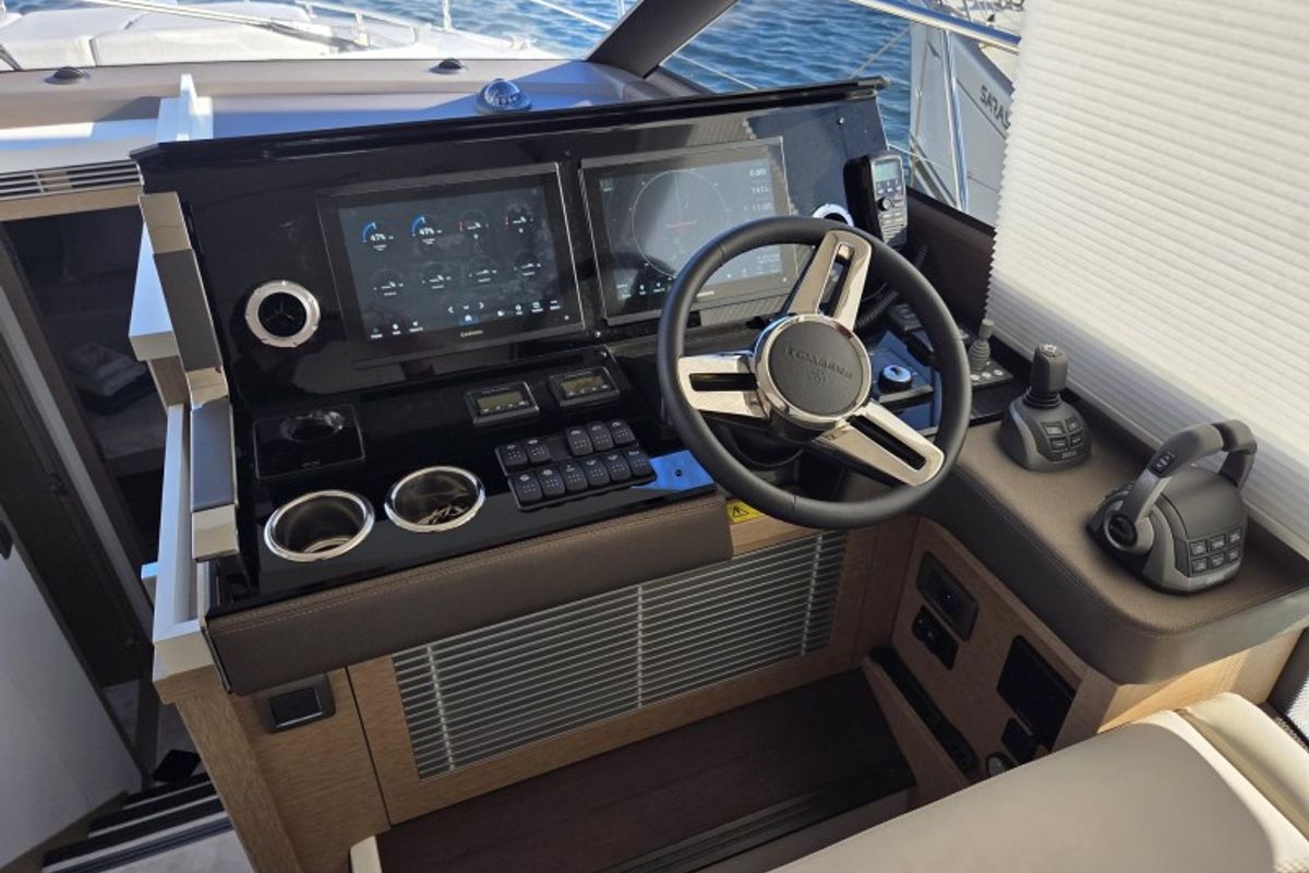 Cockpit of Sabijac, a Jeanneau Prestige 520 Flybridge yacht at Grad Šibenik, Croatia