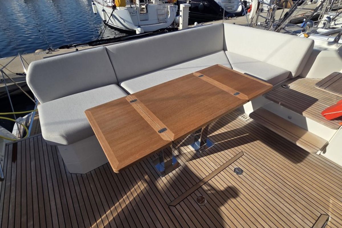 Deck of Sabijac, a Jeanneau Prestige 520 Flybridge yacht at Grad Šibenik, Croatia