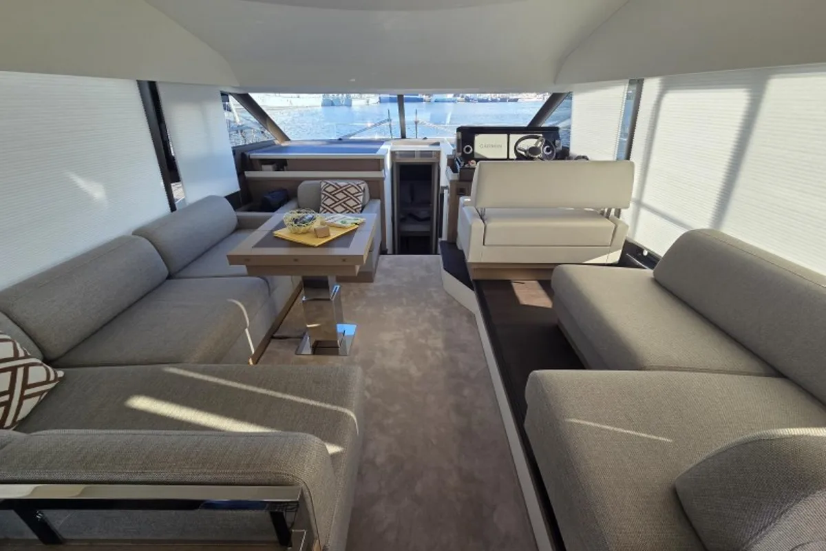 Salon of Sabijac, a Jeanneau Prestige 520 Flybridge yacht at Grad Šibenik, Croatia