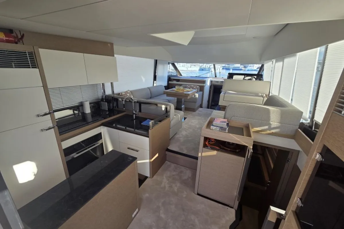 Salon of Sabijac, a Jeanneau Prestige 520 Flybridge yacht at Grad Šibenik, Croatia