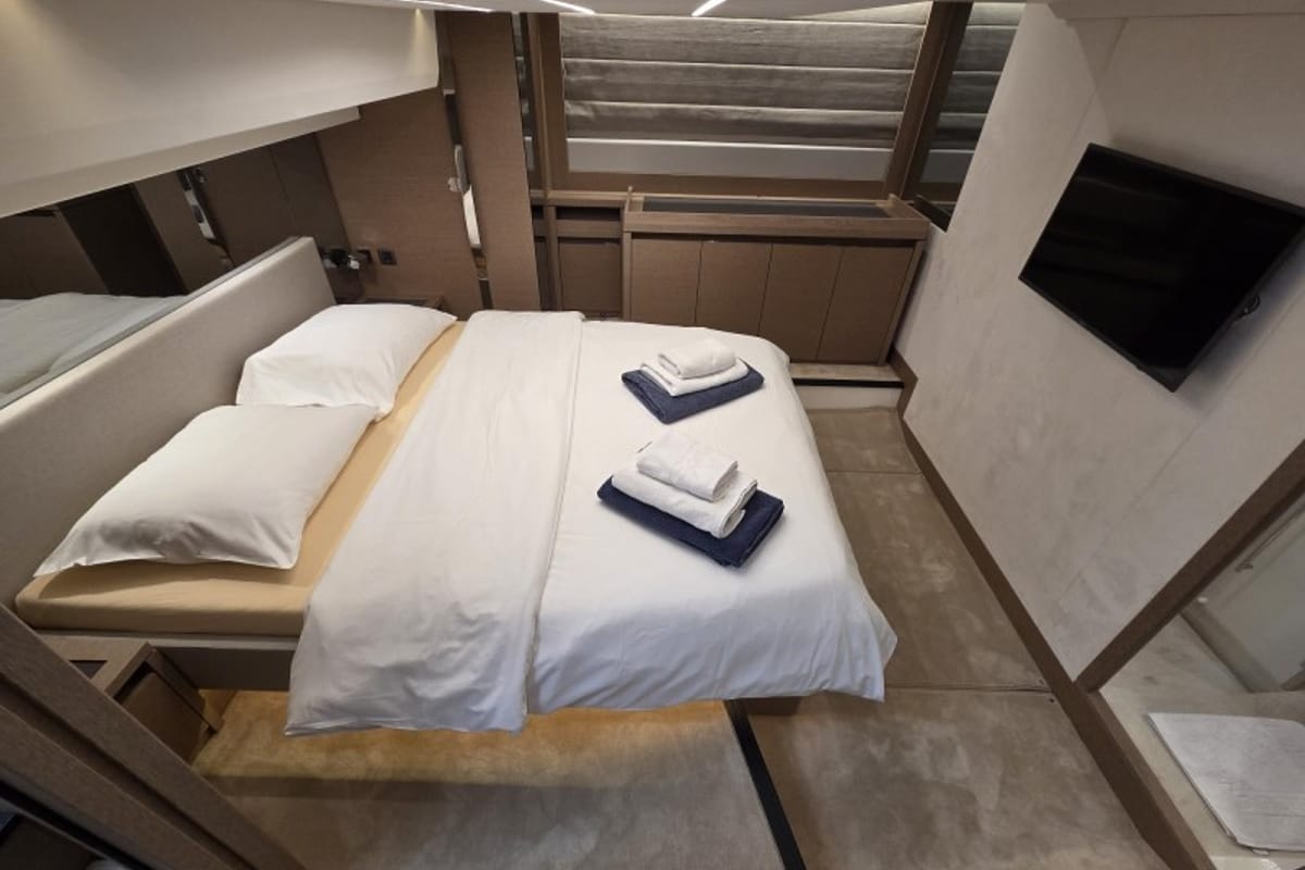 Cabin on Sabijac, a Jeanneau Prestige 520 Flybridge yacht at Grad Šibenik, Croatia