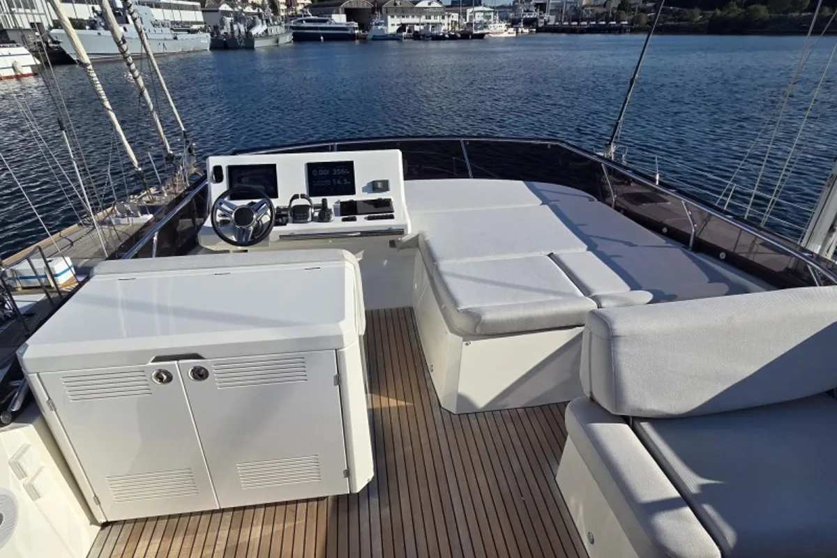 Deck of Sabijac, a Jeanneau Prestige 520 Flybridge yacht at Grad Šibenik, Croatia