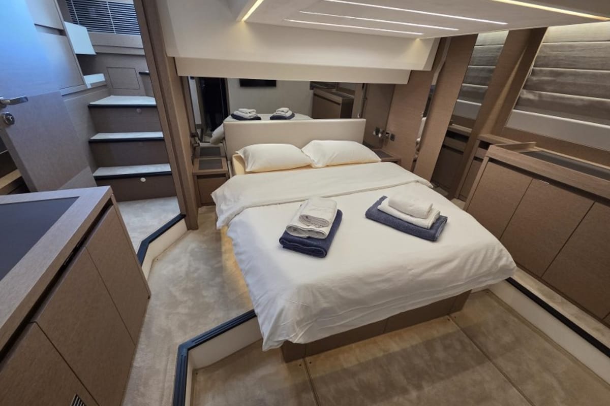 Cabin on Sabijac, a Jeanneau Prestige 520 Flybridge yacht at Grad Šibenik, Croatia
