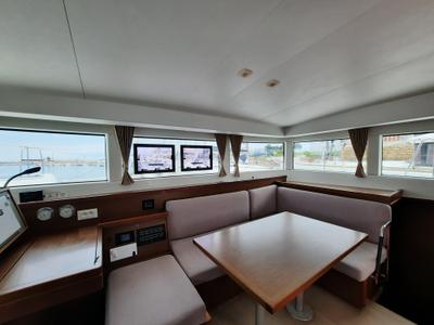 Salon of Senza Meta, a Lagoon 40 catamaran at Tonnarella, Italy