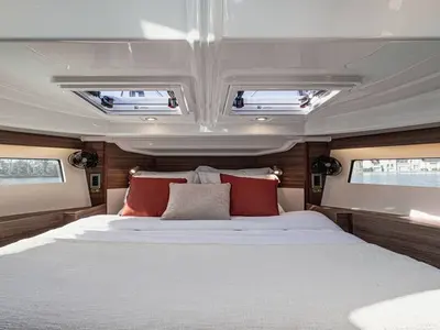 Cabin on Liberty - Luxury 3, a Cygnet Liberty motorboat at Hessel, United States